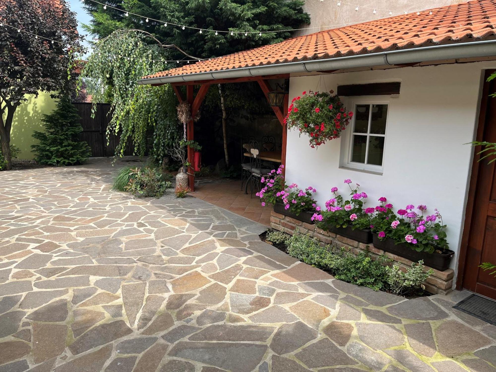 Penzion Primase Dolni Vestonice Exterior photo