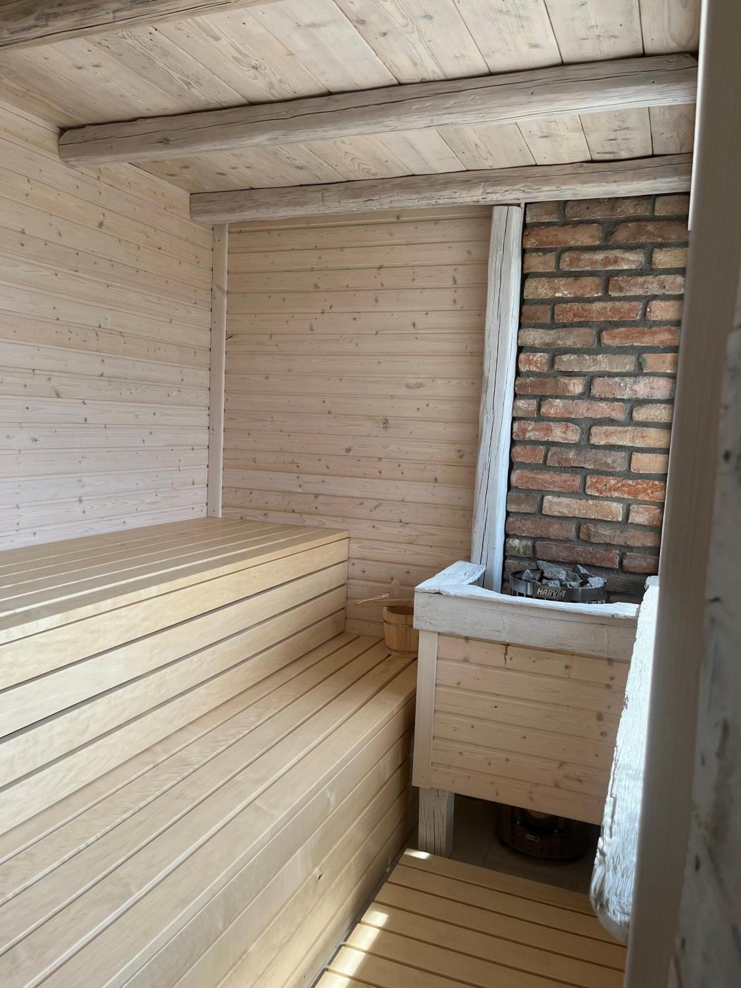 Penzion Primase Dolni Vestonice Exterior photo